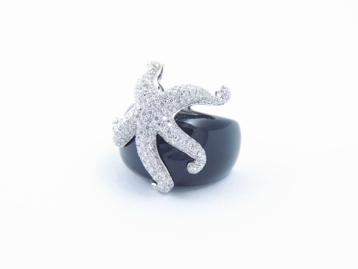 Anello Animalier in Oro Bianco con Diamanti e Onice