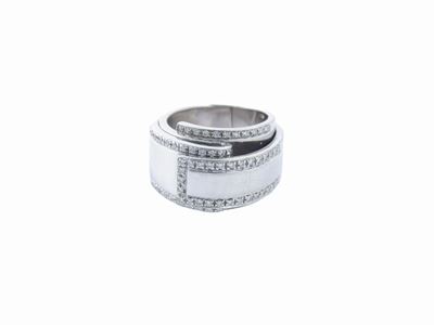 Anello a Fascia in Oro Bianco con Diamanti