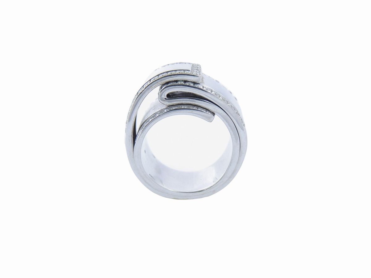 Anello a Fascia in Oro Bianco con Diamanti