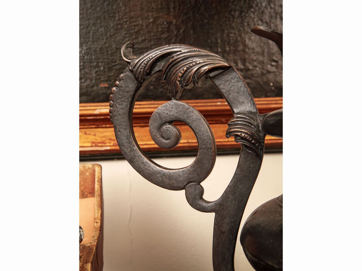 Coppia di Grandi Vasi Porta Palmette in Bronzo