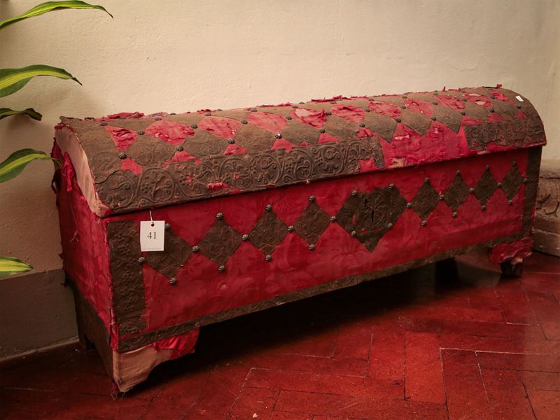 Cassone porta ceri o paramenti