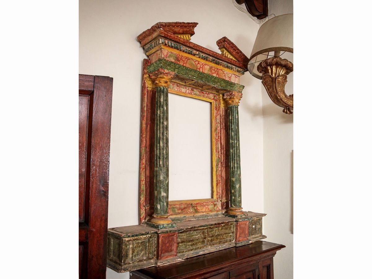 Grande Cornice Architettonica in Legno Tenero
