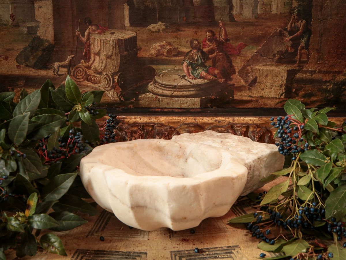 Acquasantiera in Marmo Bianco