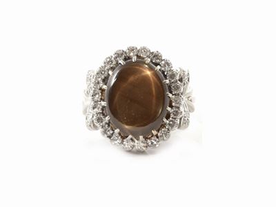 Anello in Platino con Diamanti e Corindone Grigio Bruno Stellato