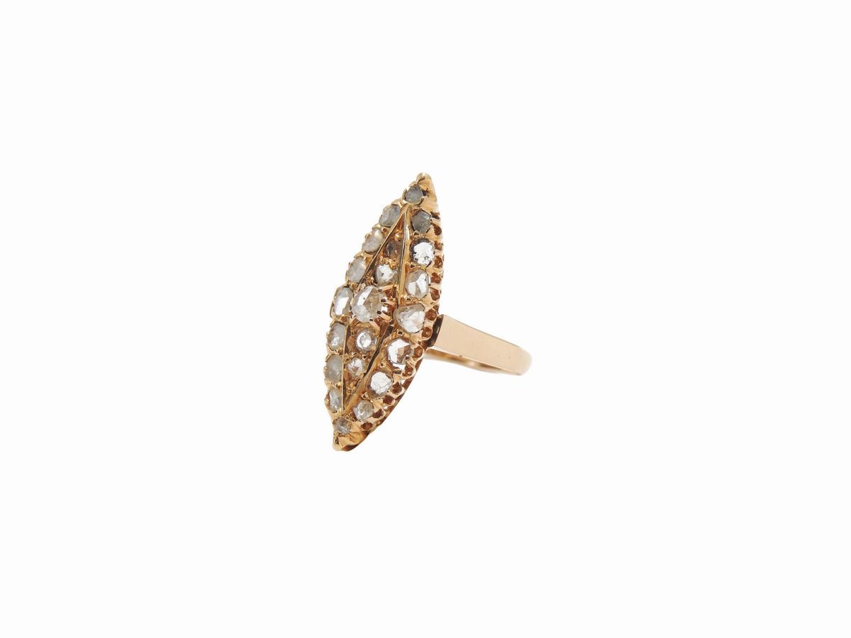Anello Figaro in Oro Giallo con Diamanti