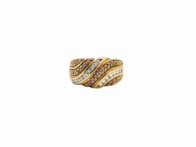 Anello a Fascia in Oro Giallo con Diamanti