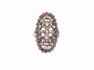 Anello in Oro Rosa e Argento con Diamanti e Rubini