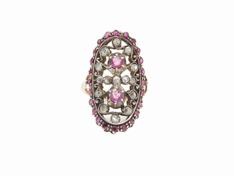 Anello in Oro Rosa e Argento con Diamanti e Rubini