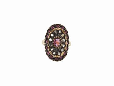 Anello in Oro Giallo e Argento con Diamanti e Rubini