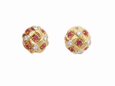 Orecchini Chantecler in Oro Giallo con Diamanti e Rubini