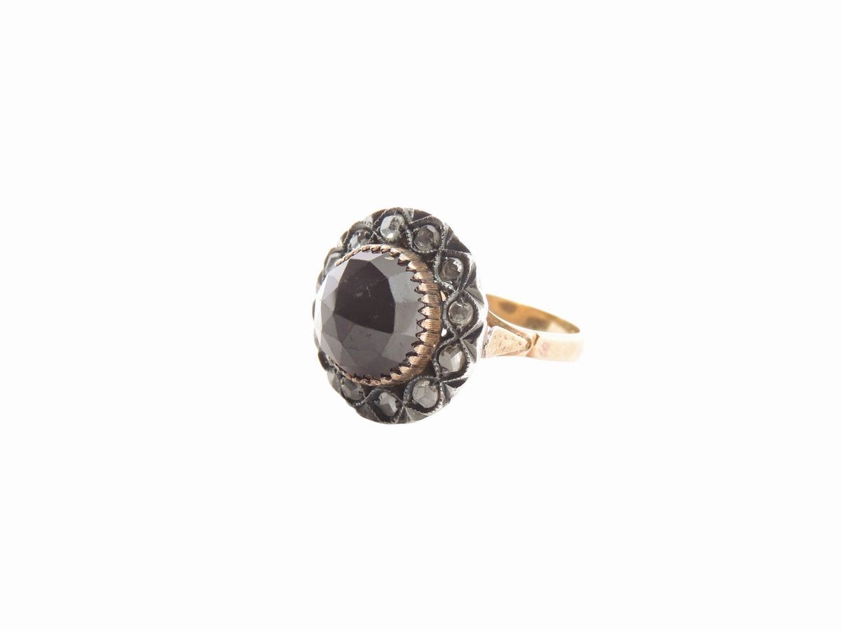Anello in Oro Giallo e Argento con Diamanti e Granato