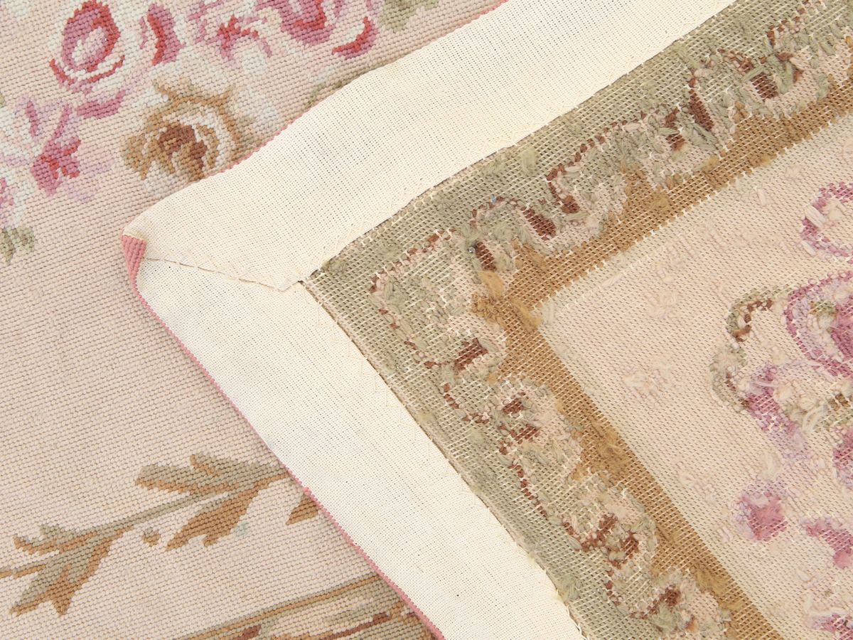 Tappeto Realizzato a Piccolo Punto in Stile Aubusson