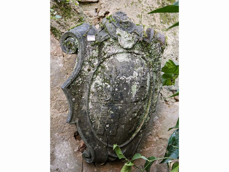 Antico Stemma Gentilizio in Pietra Serena