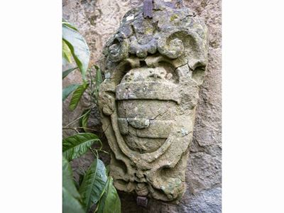 Antico Stemma Gentilizio in Pietra Serena
