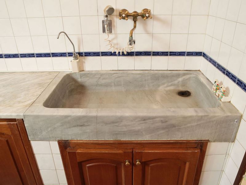 Grande Acquaio in Marmo Bianco