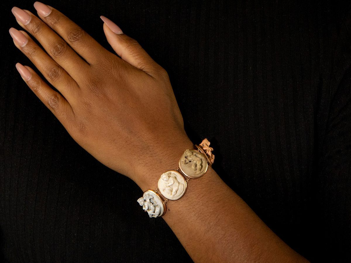 Bracciale in Oro Rosa a Basso Titolo con Cammei in Pietra Lavica