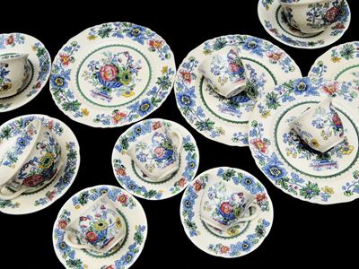 Serie di Otto Tazze da Tè e Caffè in Terraglia Inglese