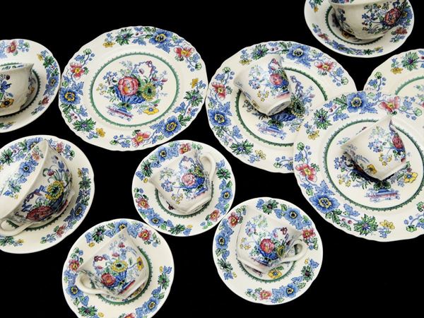 Series of eight English earthenware tea and coffee cups  - Auction The art of furnishing - Maison Bibelot - Casa d'Aste Firenze - Milano