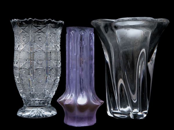 Tre vasi da fiori in cristallo