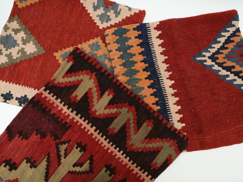Quattro Copricuscini in Tessuto Kilim
