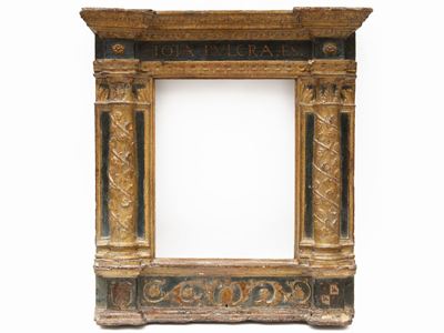 Cornice da Specchio a Edicola in Legno Ebanizzato e Lumeggiato in Oro