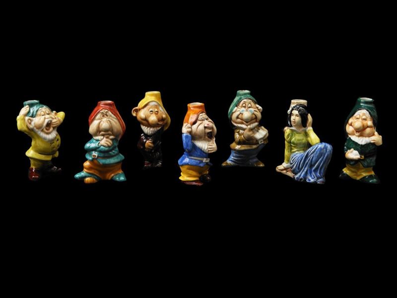 Serie di Sette Fioriere o Candelieri in Ceramica Policroma