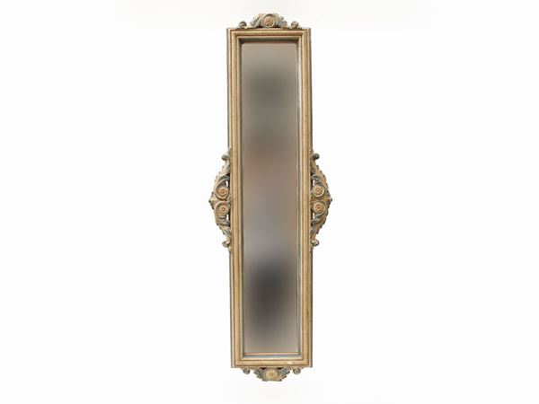 Mirror with frame in carved and lacquered wood