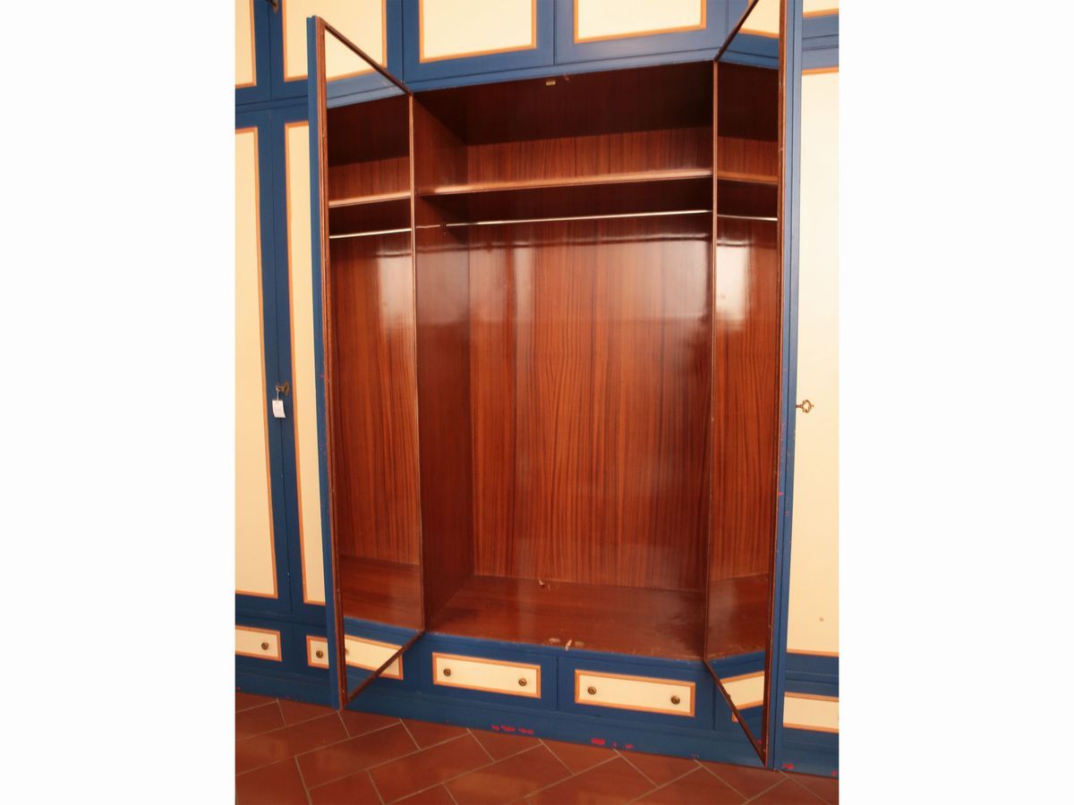 Armadio Guardaroba in Legno Laccato nei Toni del Bianco e del Blu