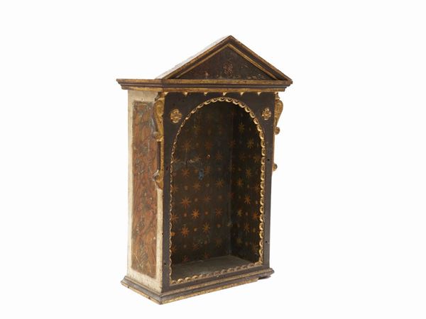 Small shrine in lacquered wood and highlighted in gold