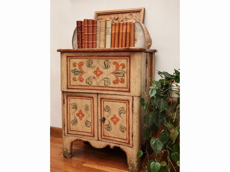 Comodino in Legno Laccato Color Crema