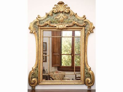 Cornice in Legno Laccato e Lumeggiato in Oro