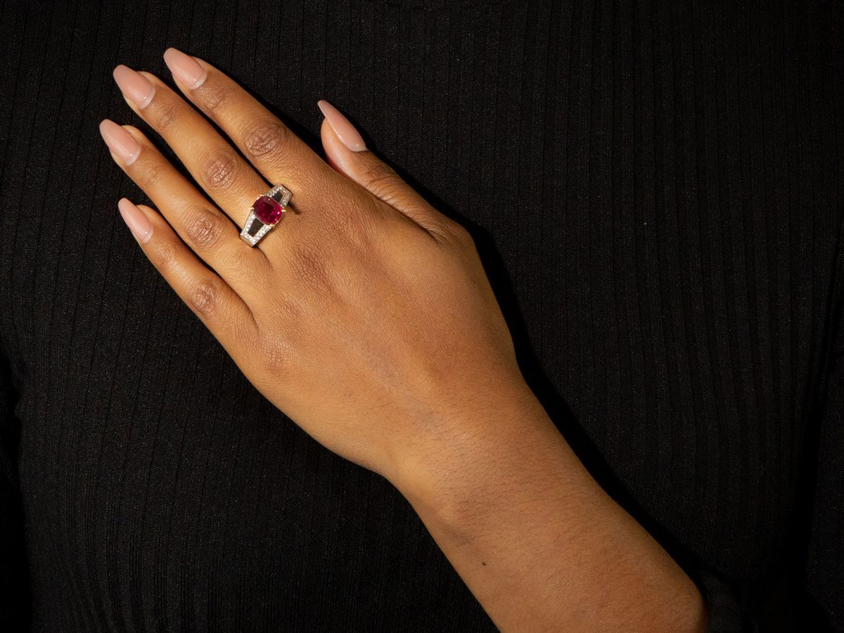 Anello in Oro Bianco e Giallo con Diamanti e Rubino