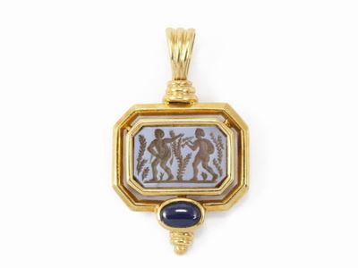 Pendente in Oro Giallo con Zaffiro e Cammeo su Agata