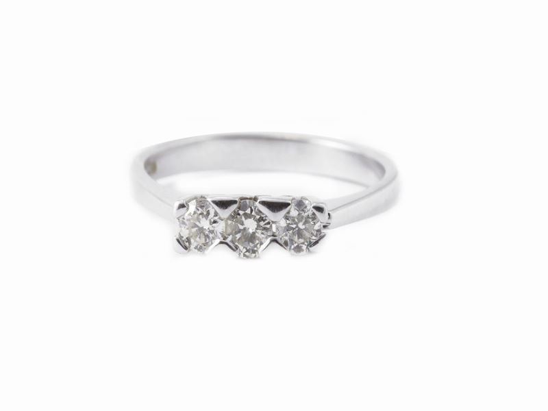 Anello Trilogi in Oro Bianco con Diamanti