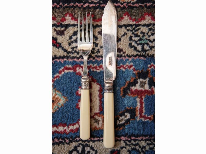 Set di Posate da Pesce in Metallo Argentato