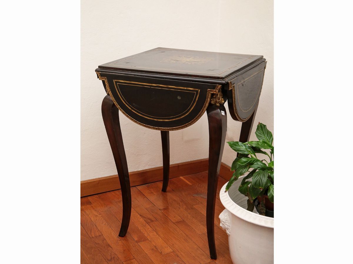 Tavolino a Fazzoletto in Mogano
