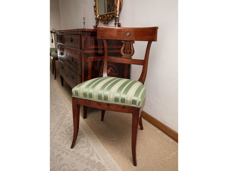 Serie di quattro sedie in ciliegio