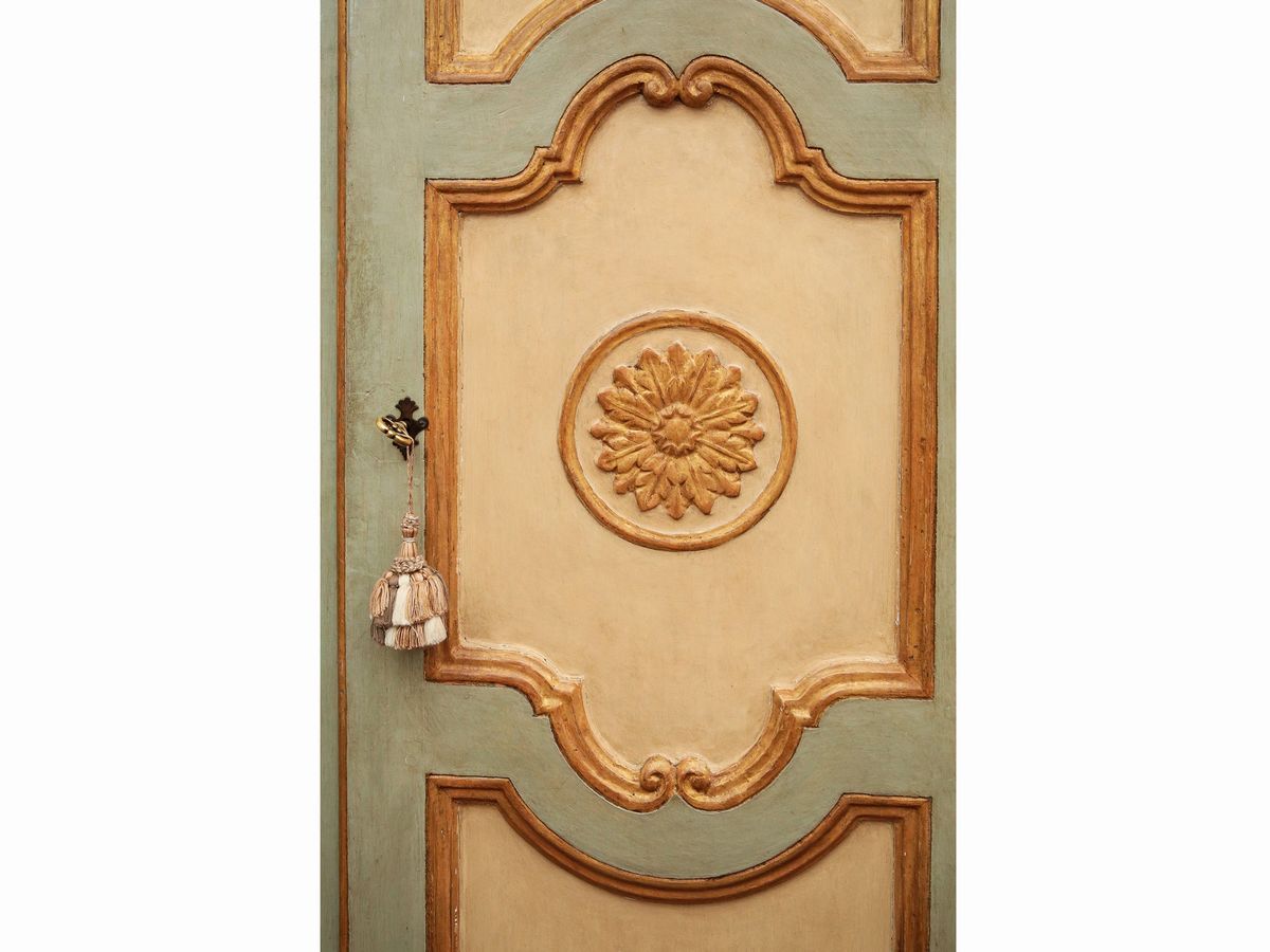 Armadio in Legno Laccato
