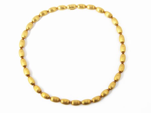 Yellow gold necklace