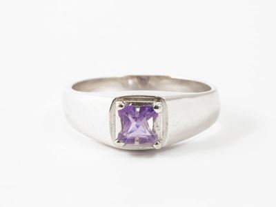 Anello in Oro Bianco con Quarzo Ametista