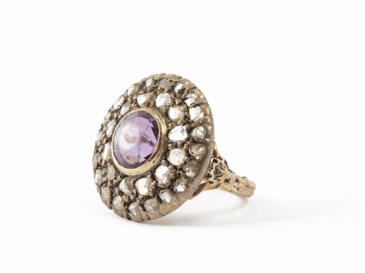 Anello in Oro a Basso Titolo e Argento con Diamanti e Quarzo Ametista