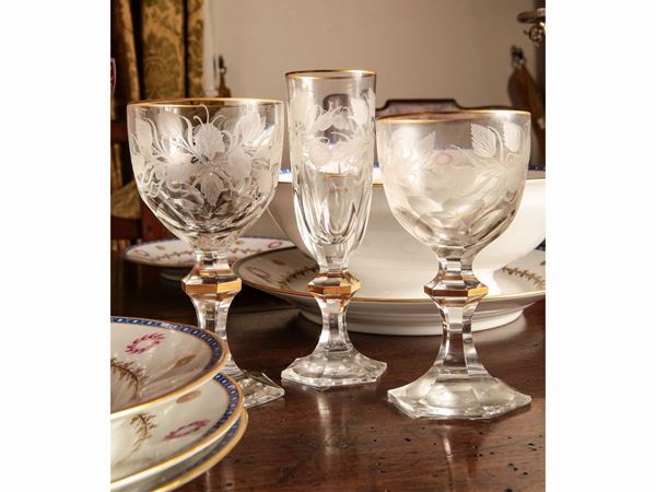 Set of cut crystal glasses with floral motifs