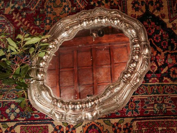 Centerpiece tray in silver metal and mirror