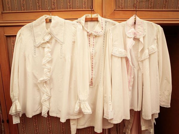 Cotton and linen nightwear lot  (Fifties)  - Auction Furniture and Paintings from the Gamberaia Castle in Florence - Maison Bibelot - Casa d'Aste Firenze - Milano
