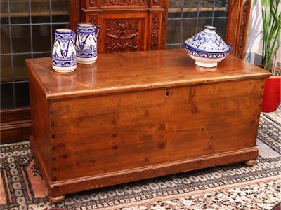 Piccola Cassapanca Rustica in Legno Tenero
