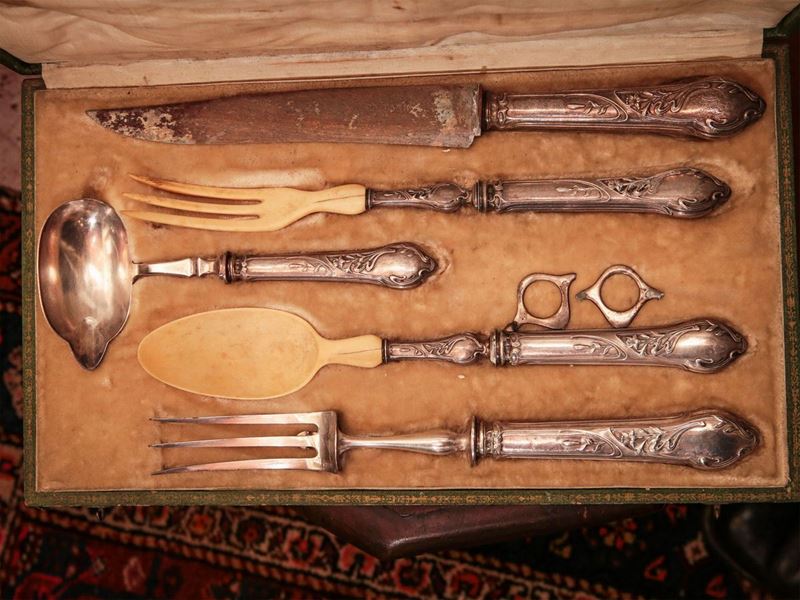 Set di Cinque Posate da Portata con Manico Rivestito in Argento