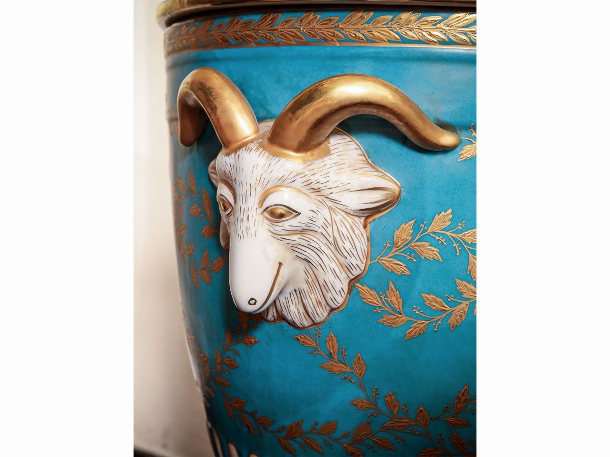 Grande Vaso Ad Urna in Porcellana