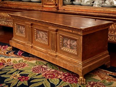 Cassina in Legno Intagliato e Dorato
