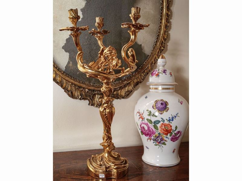 Coppia di Grandi Candelabri in Bronzo Dorato