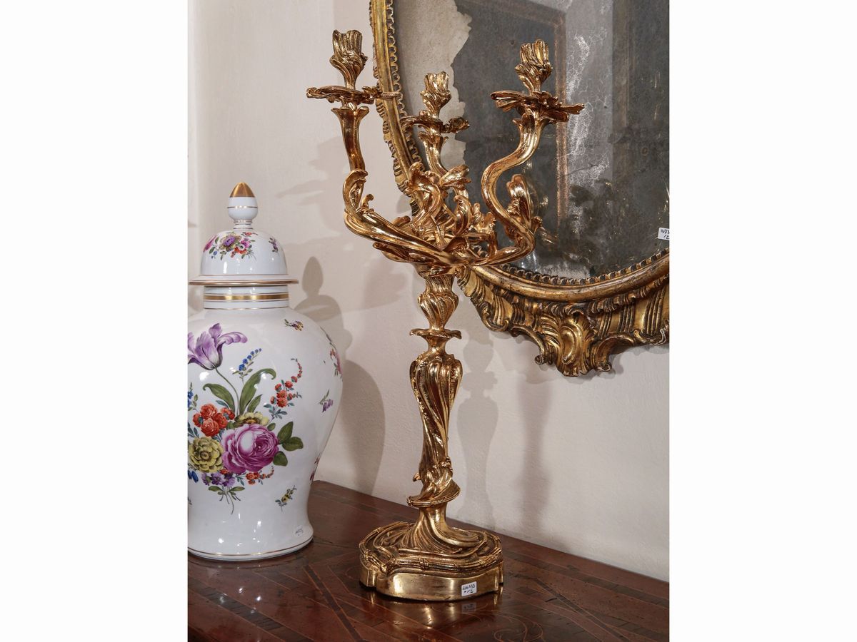 Coppia di Grandi Candelabri in Bronzo Dorato